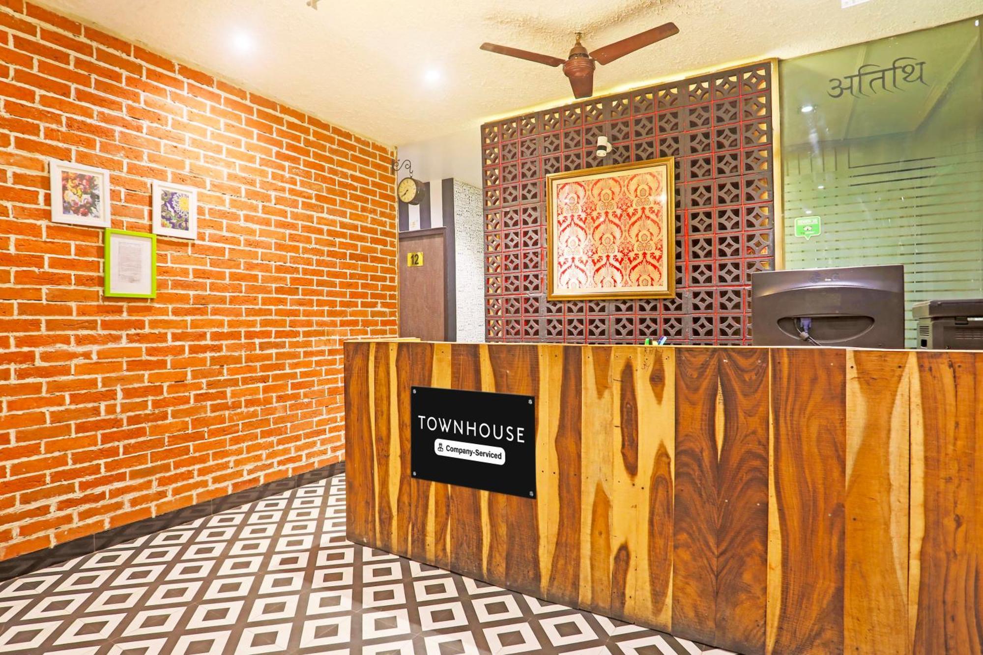 Super Townhouse Cantonment Formerly Sarin 3*