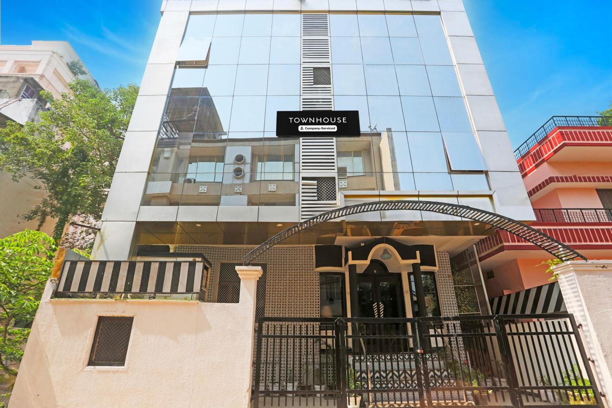 Super Townhouse Cantonment Formerly Sarin