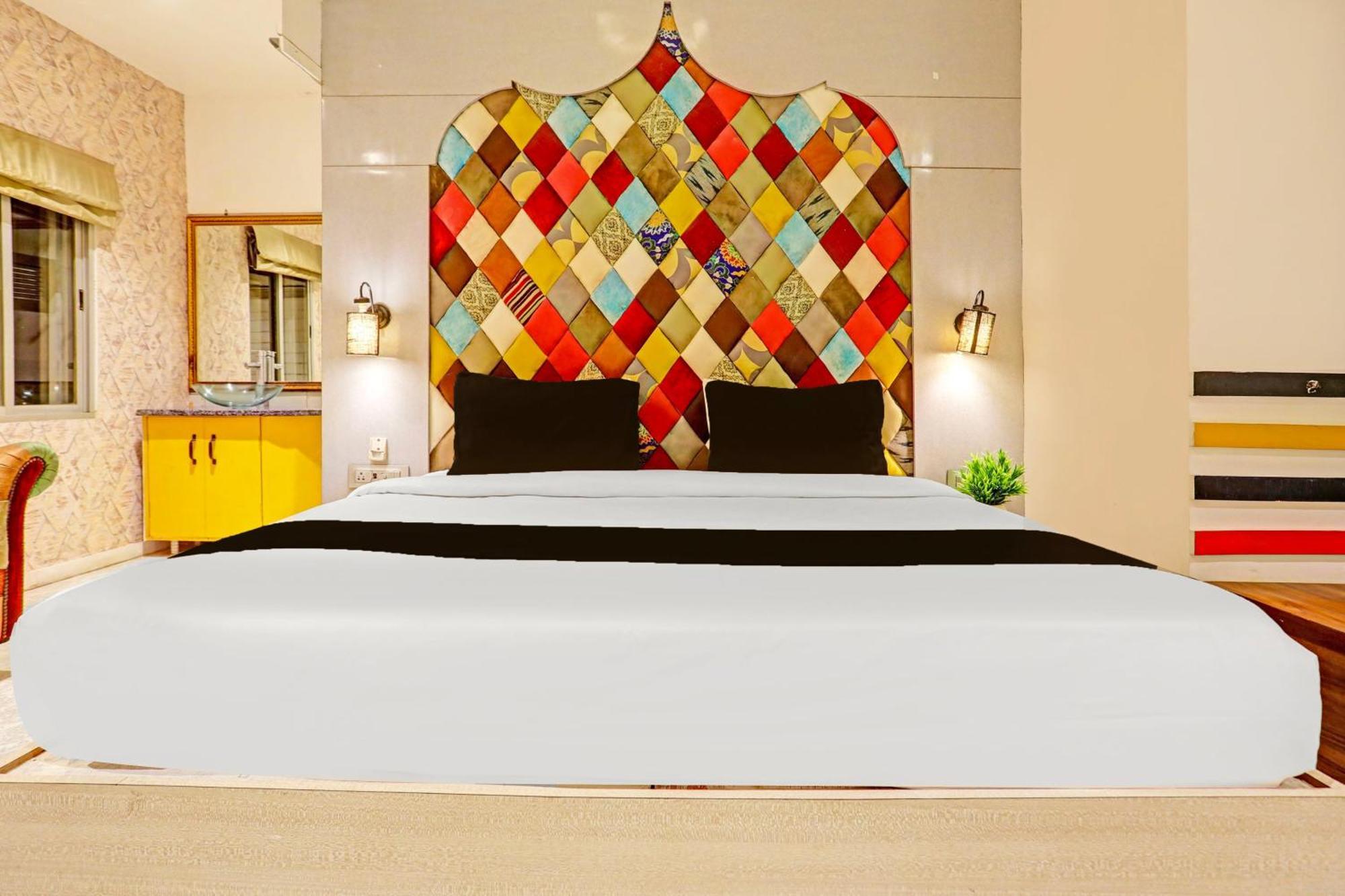 Super Townhouse Cantonment Formerly Sarin Hotel 3*