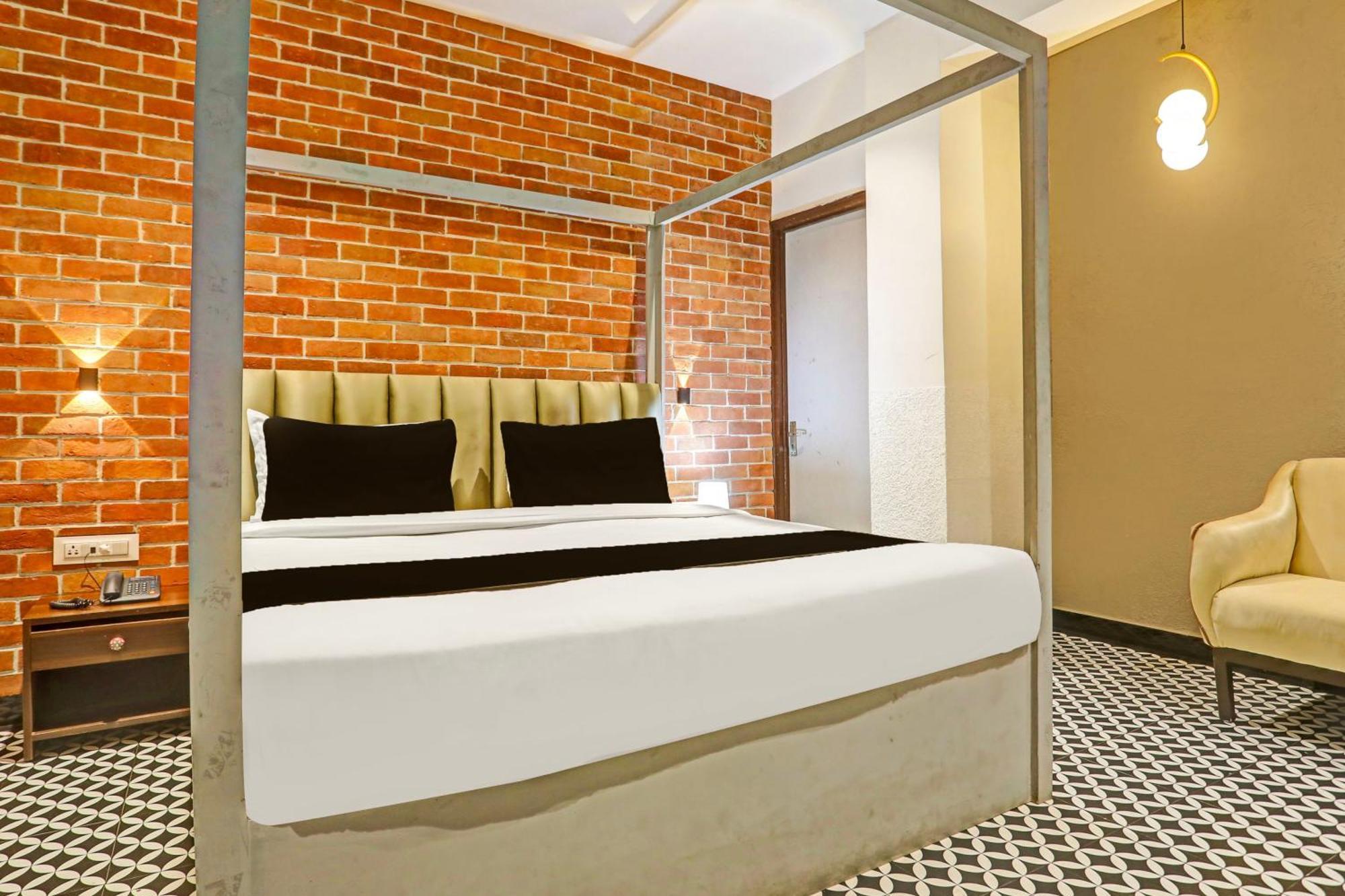 Hotel Super Townhouse Cantonment Formerly Sarin Varanasi